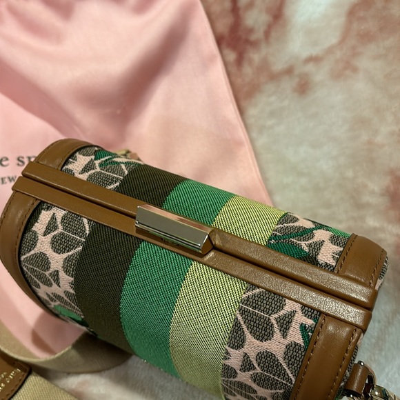 Kate Spade Flower Jacquard Bijou Cherry Crossbody Trunk Bag Brand New w Dustbag - Picture 5 of 16